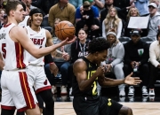 开云体育- 巴特勒爆冷击败澳大利亚队,爆冷引爆全场视频 