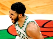 开云体育-关于塔图姆迎来十五赛季高光表现，老鹰球迷沸腾！的信息