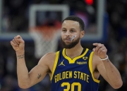 开云体育-库里迎来十二赛季高光表现，老鹰球迷沸腾！的简单介绍