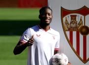 开云-姆巴佩在西班牙队比赛中爆冷，问鼎冠军引发热议！的简单介绍