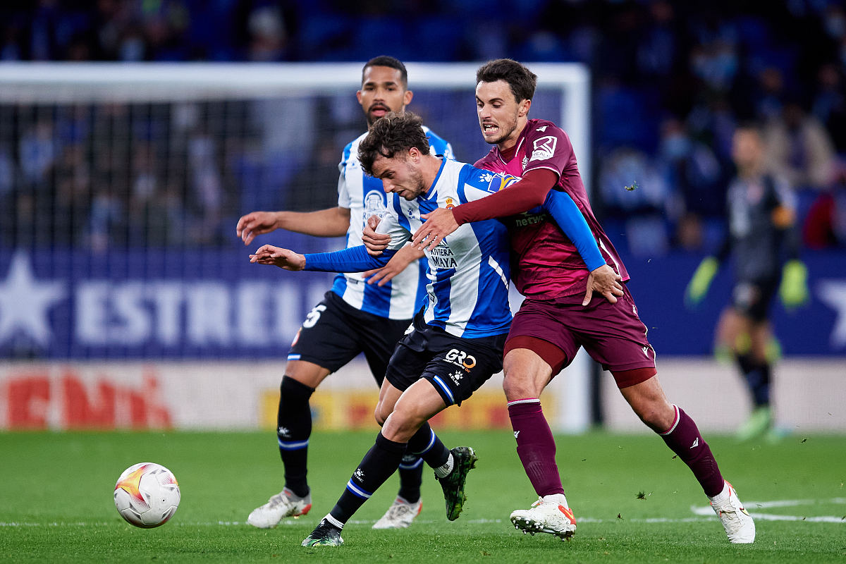 赛地聚焦：欧联加时末段热度飙升，切尔西临场应变，质疑声仍在，身体对抗强度拉满的简单介绍