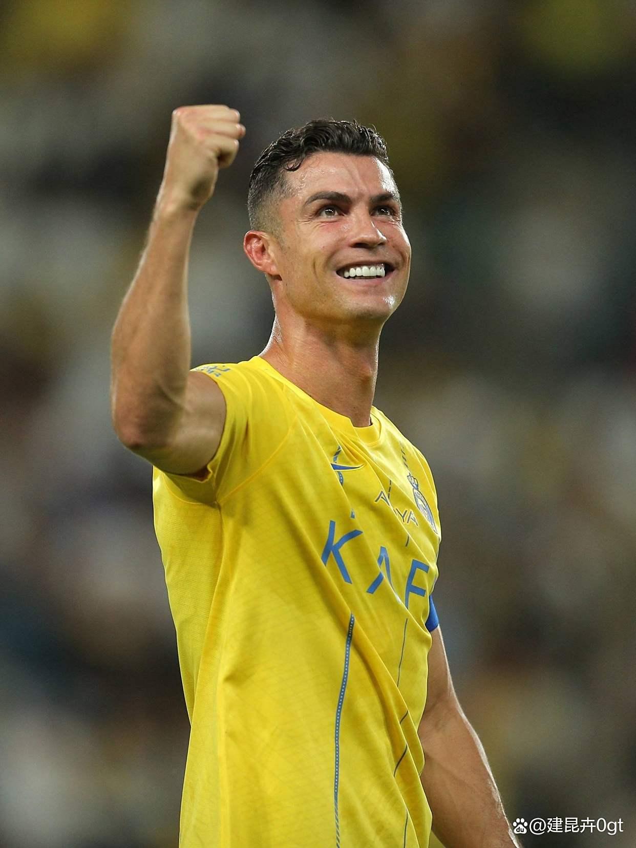 C罗爆冷击败加拿大队，战术调整引爆全场！的简单介绍